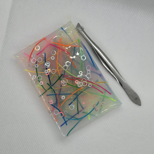 Picky pad with tweezers - with,
